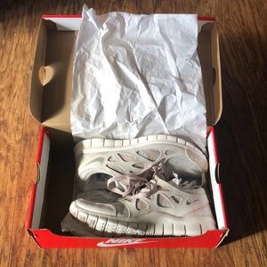 NIB - Nike Free Run 2 shoes